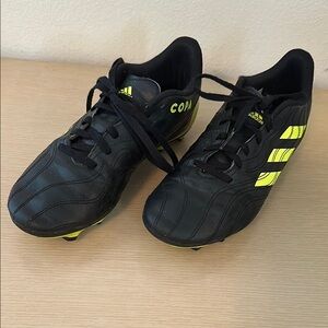 Adidas Copa Black with Yellow Stripes Cleats sz 6.5 Youth